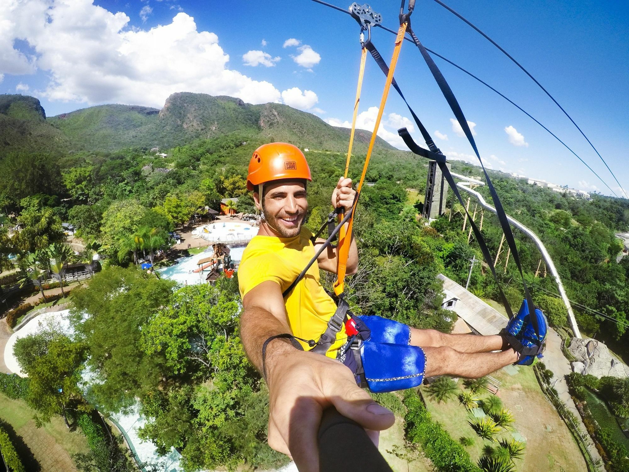 - 4* Rio Quente